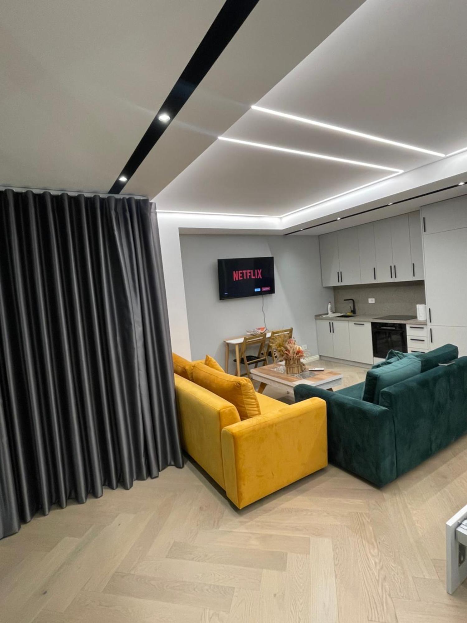Luxury One Bedroom Apartment Тирана Екстер'єр фото